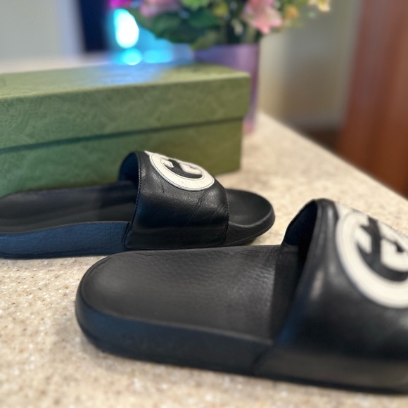 COPY - Original Gucci Women’s Interlocking G slides-Size 38 or 8 - Picture 6 of 14